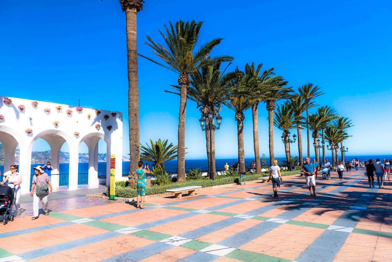 Nerja Center Apartment With Sea View Экстерьер фото